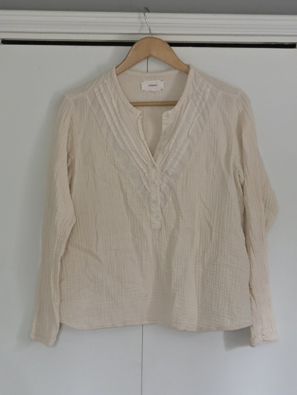 XiRENA Cream Gauze Pintuck Henley Blouse